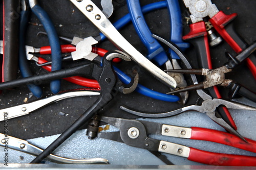 In the real mechanic's drawer there are always many specialized tools that help and improve work at all times.

