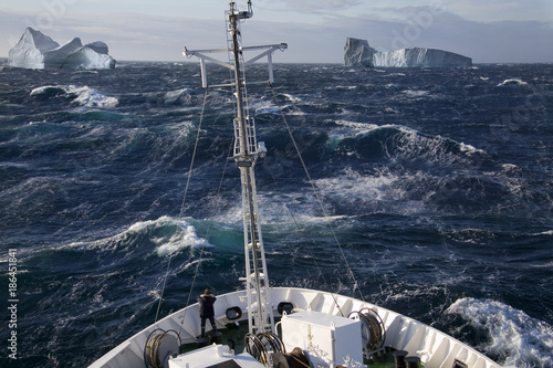Canvas Print Arctic - Ship in Scoresbysund - Greenland