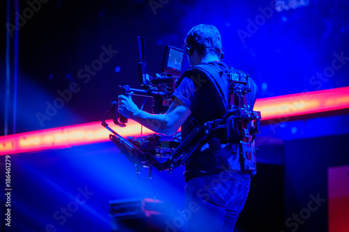 Fotografie Steadicam man working on stage at concert