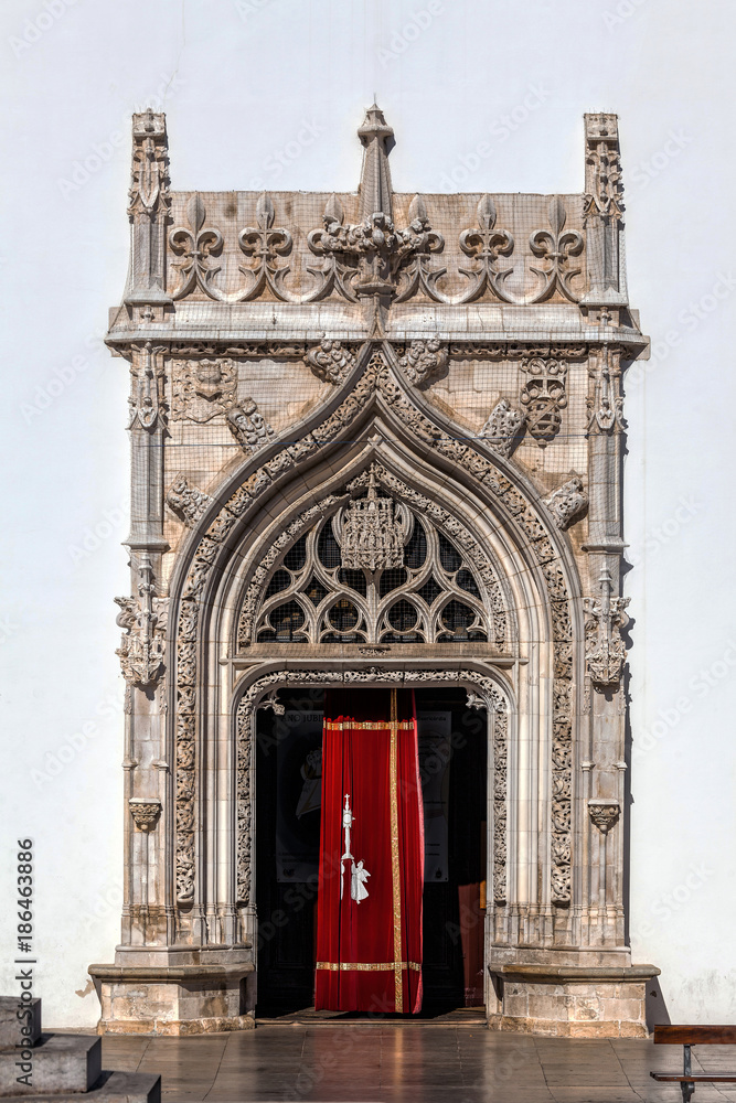 Obraz premium Main entrance to the Church of St. John the Baptist in Tomar, Portugal