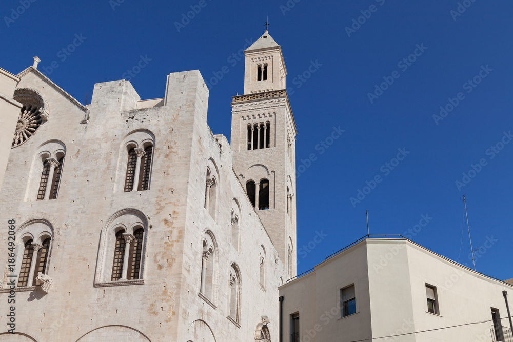 Fototapeta premium Facade of Bari Cathedral.