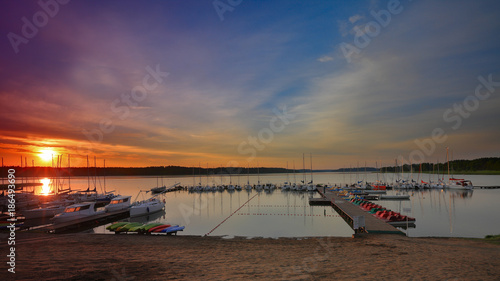 Fototapeta Naklejka Na Ścianę i Meble -  Mazury-Krzyże,wschód słońca