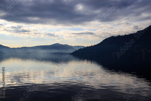 paesaggio del lago di Como daTorno
