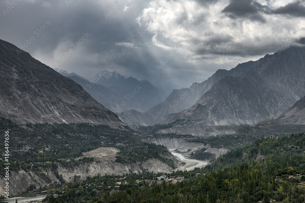 The Hunza is a mountainous valley in the Gilgit-Baltistan region of Pakistan. The Hunza is situated in the extreme northern part of Pakistan. 
