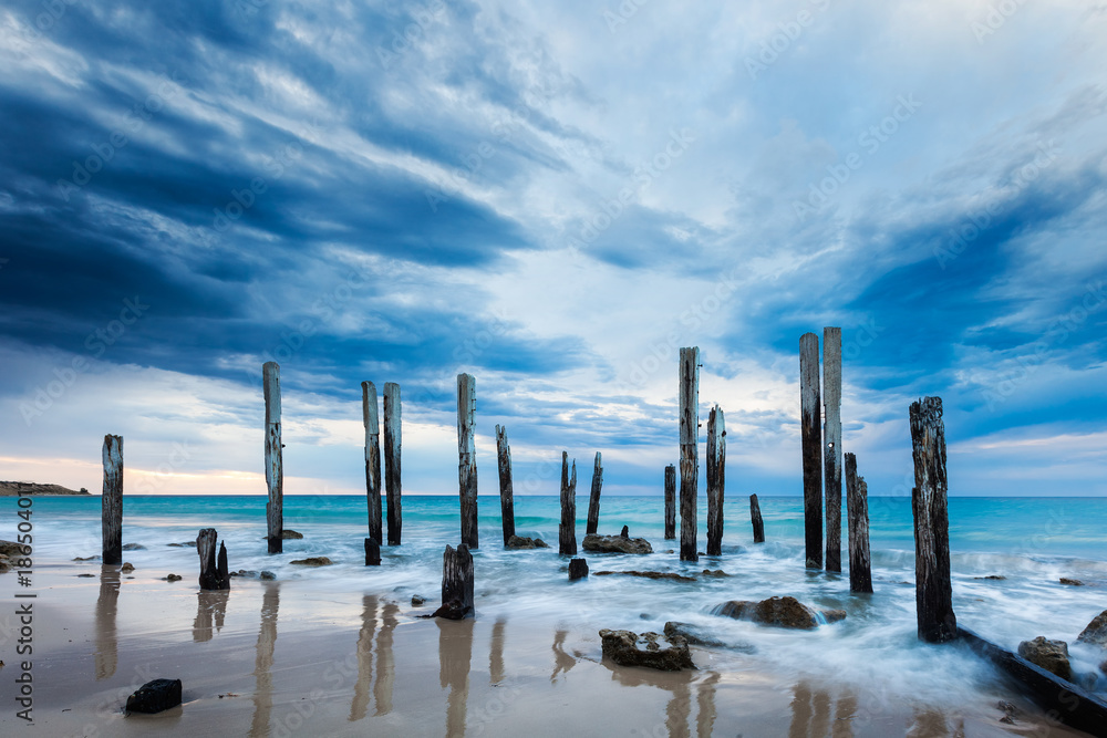 Poster The Port Willunga jetty ruins on an overcast day - Nikkel-Art.co.uk