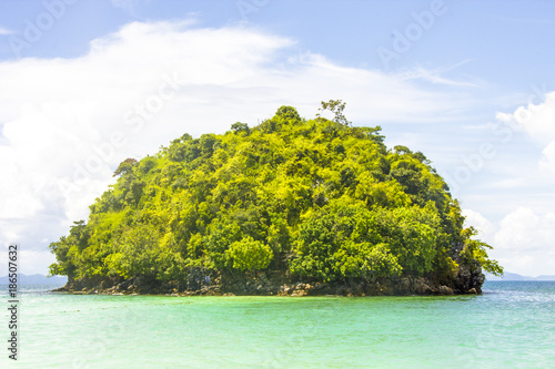 Poda island in Krabi Thailand © buraktumler