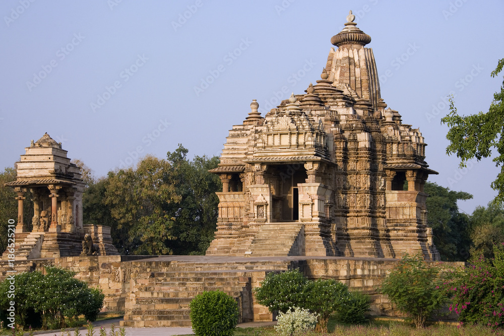 Kandariya Mahadev Jian Temple - Khajuraho - India