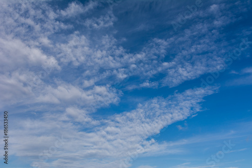 Fototapeta Naklejka Na Ścianę i Meble -  Himmel mit Wolkengebilde bei schönem Wetter