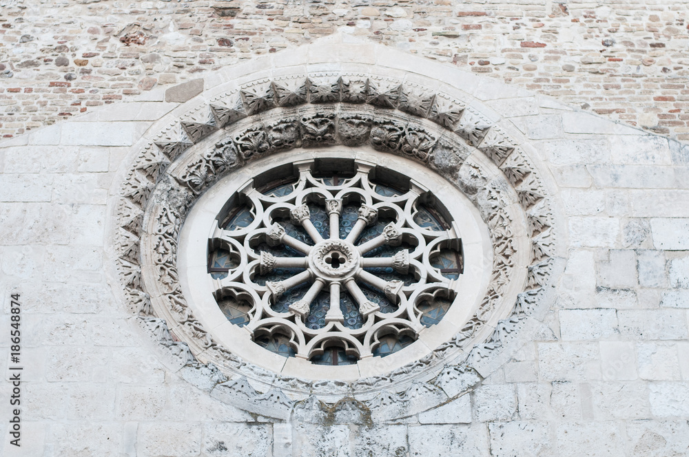 dettaglio del rosone della cattedrale di San Giuseppe a Vasto, Chieti, Abbruzzo