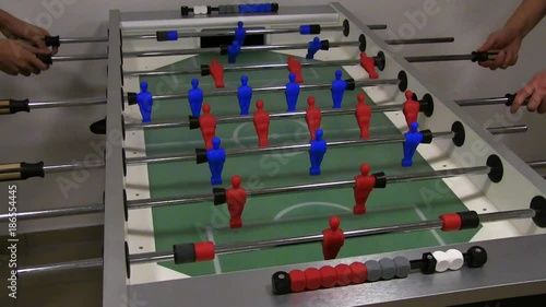 Tischfussball spielen