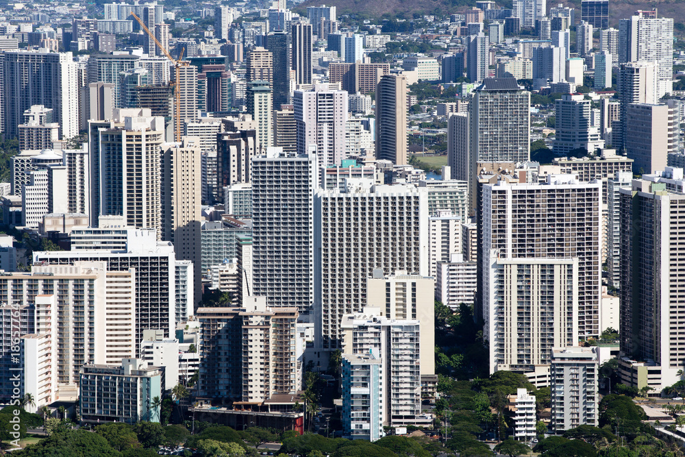 Fototapeta premium Elevated view of hotels and condos in Waikiki