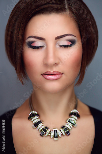 woman dtyle make up photo