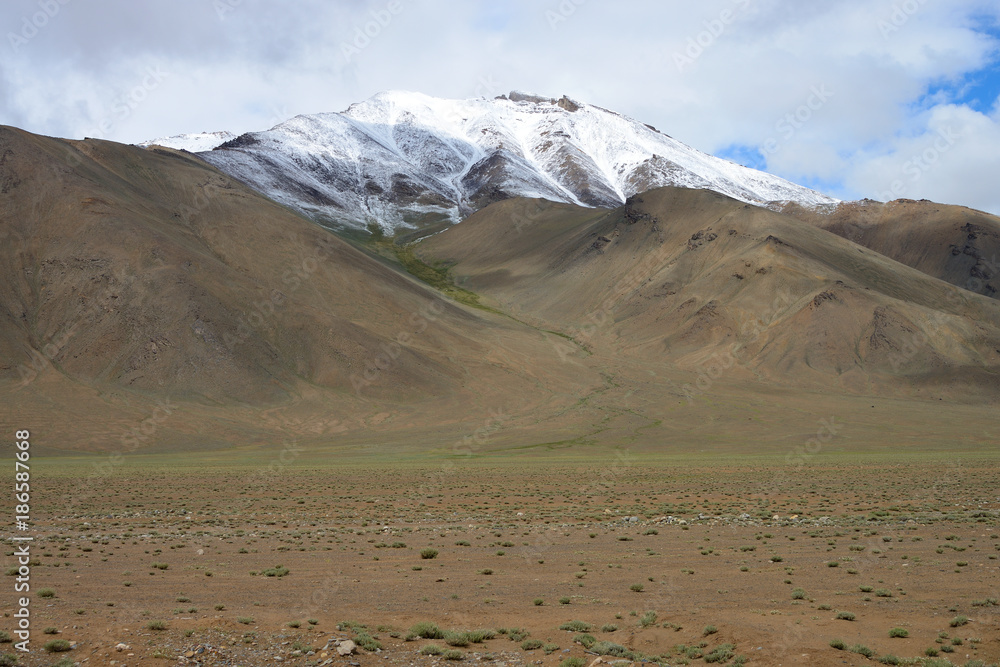Beautiful Pamir Mountain Range, Tajikistan Beautiful Pamir Mountain Range, Tajikistan