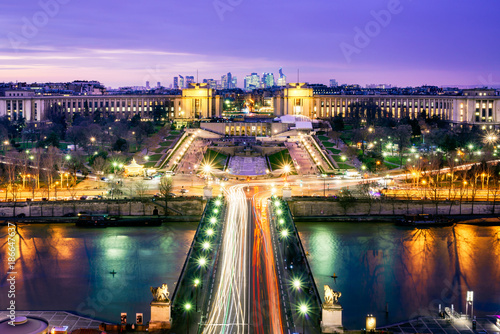 Looking across the River Seine towards the Trocad  ro Gardens and the business district La D  fense. Paris  France  Europe.