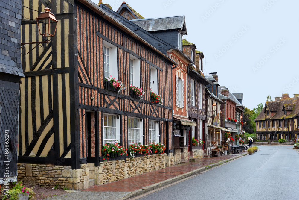 Im Fachwerkdorf Beuvron-en-Auge Normandie