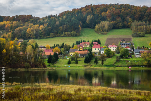 Fototapeta Naklejka Na Ścianę i Meble -  Lake Myczkowskie at autumn in Bobrka, Bieszczady, Poland