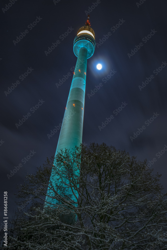 Florian Dortmund mit Mond
