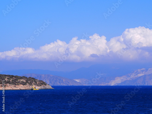 The coast of the Greek island of Crete. © kasiaczn
