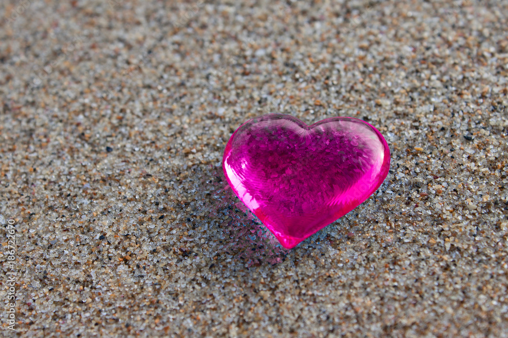 rosa Herz am Strand ideal für San Valentin, Hochzeiten oder Beziehungsfotos ect. romantisch am Strand rosa Herz am Strand ideal für San Valentin, Hochzeiten oder Beziehungsfotos ect. romantisch am Strand