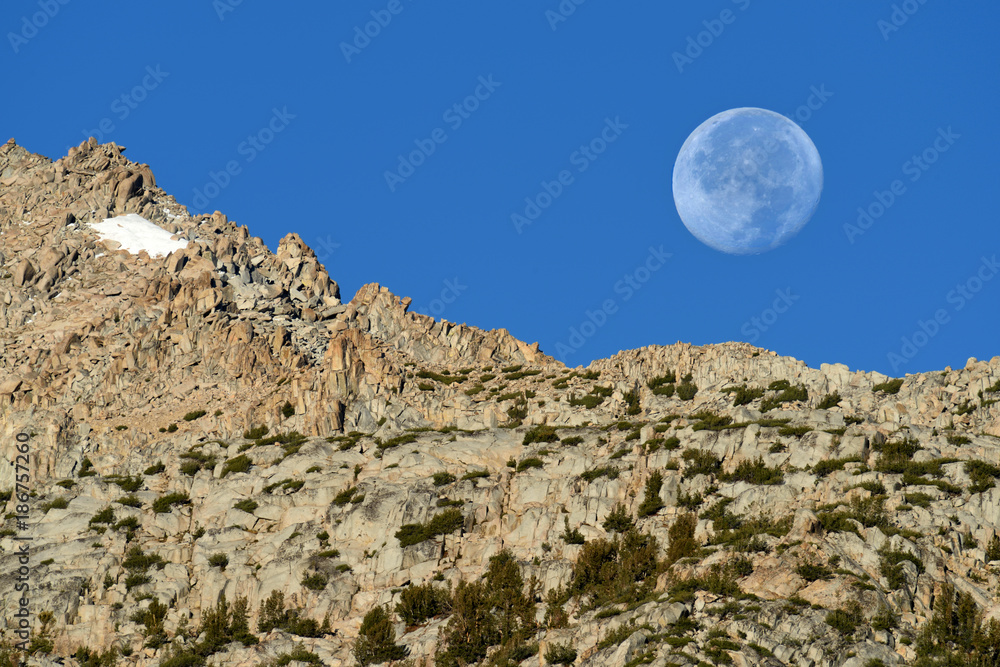 Moon set, Inyo National Forest, Sierra Nevada Range, California (2) Moon set, Inyo National Forest, Sierra Nevada Range, California (2)