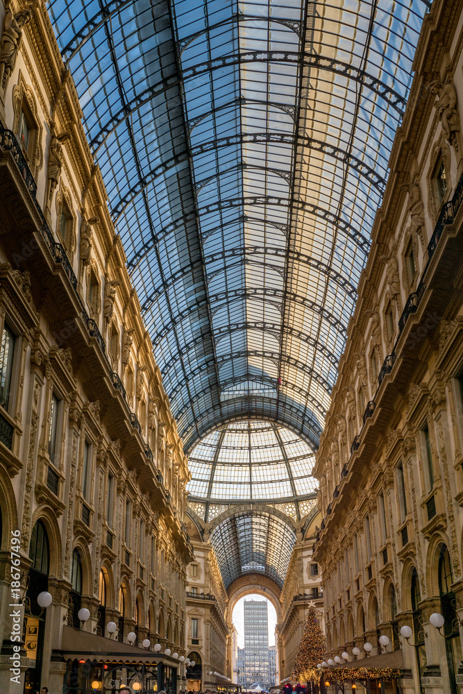 glas cupola of Galleria Vittorio Emanuele II, Milano glas cupola of Galleria Vittorio Emanuele II, Milano