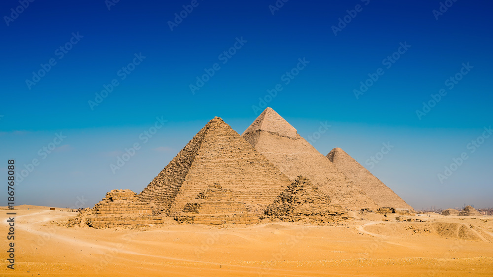 Great Pyramids in Giza, Egypt - obrazy, fototapety, plakaty 