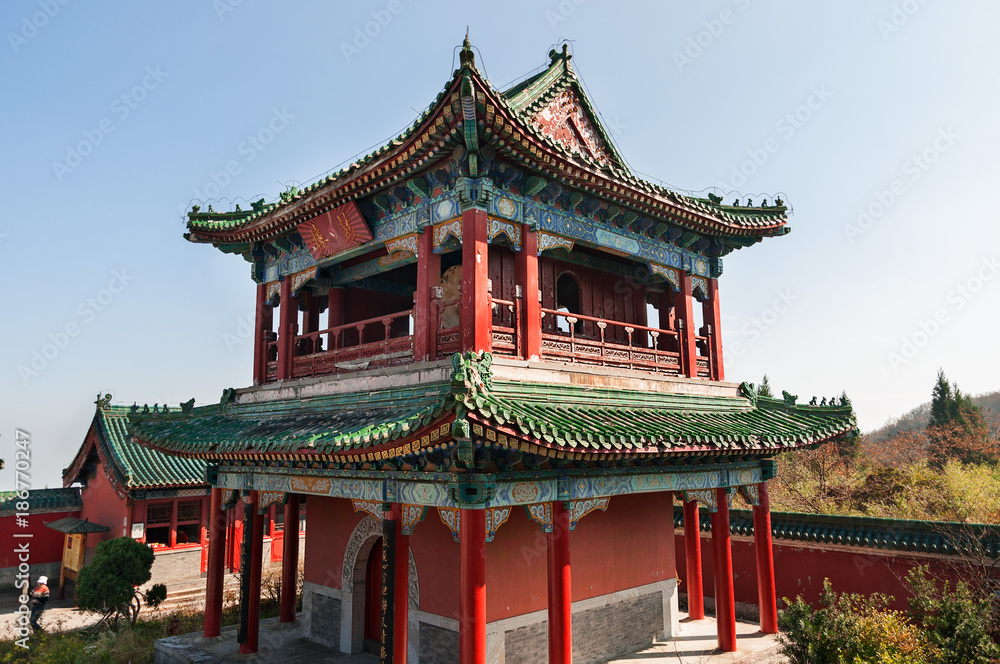 Obraz premium Buddhist temple on the Tienmen Mountain in China