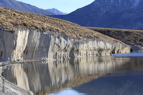 Schilderij op canvas The Crowley Lake Columns are a mysterious site that many people do not know abou