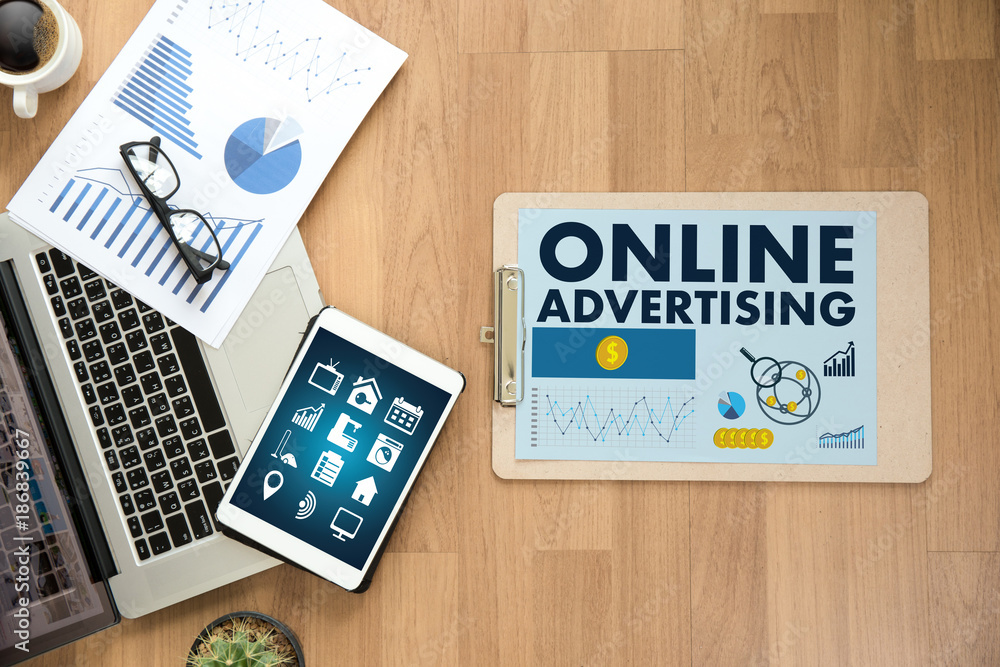 Fototapeta premium ONLINE ADVERTISING Website Marketing , Update Trends Advertising , Online Business Content Strategy