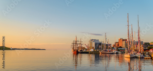 Photo Panoramic view of Halifax in the Early Morning