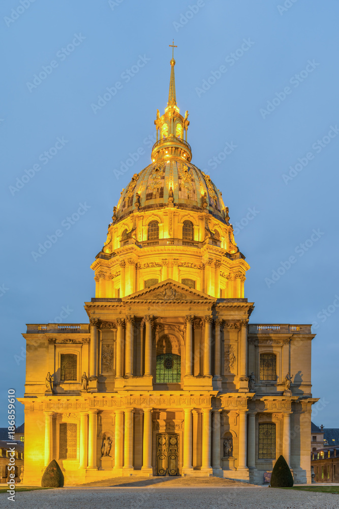 evening view of Les Invalides.