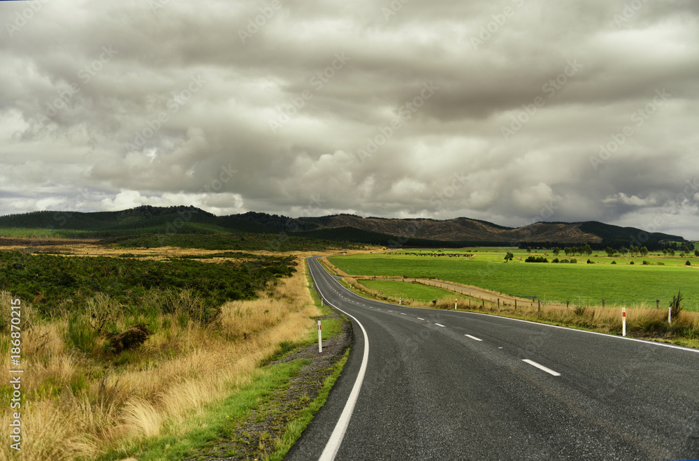 unterwegs auf dem Highway in Neuseeland unterwegs auf dem Highway in Neuseeland