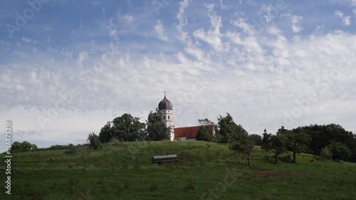 Kirche_auf_dem_H  gel_1