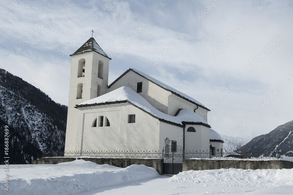 Kirche von Catto im Winter, Leventina, Tessin, Schweiz
