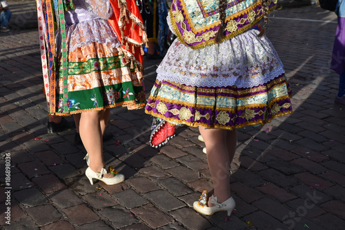 Robes de fête traditionnelle à Cusco au Pérou