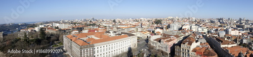 Fototapeta Naklejka Na Ścianę i Meble -  panorama seen from the tower dos clerigos at port