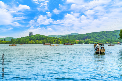 Wallpaper Mural The beautiful landscape of Hangzhou, West Lake Torontodigital.ca