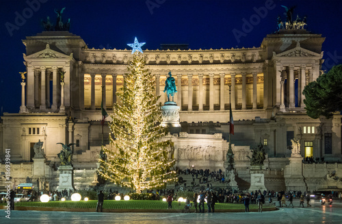 Canvas Print Rome, Italy - Piazza Venezia square and the Altare della Patria monument, with C