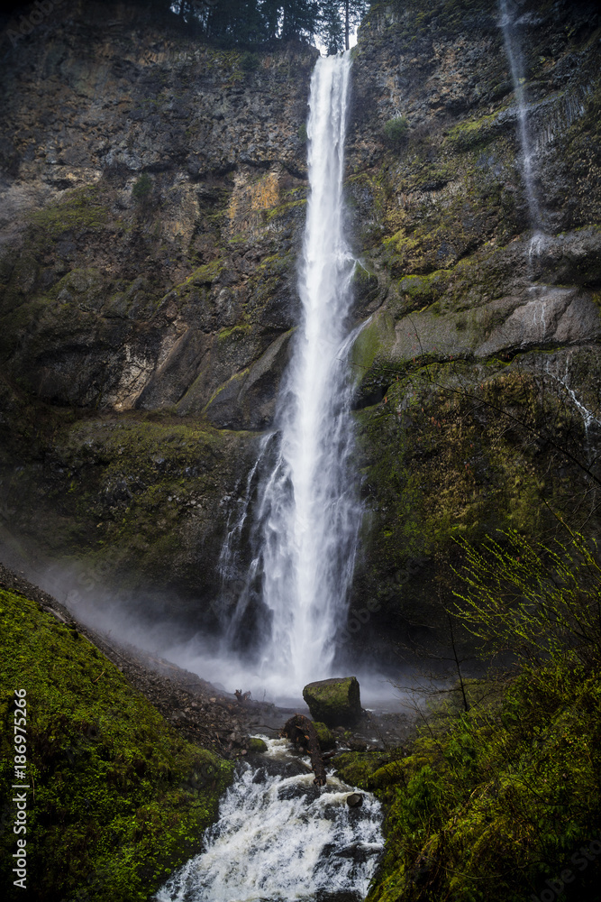 USA, Oregon, near Portland, Mulnomah Falls USA, Oregon, near Portland, Mulnomah Falls