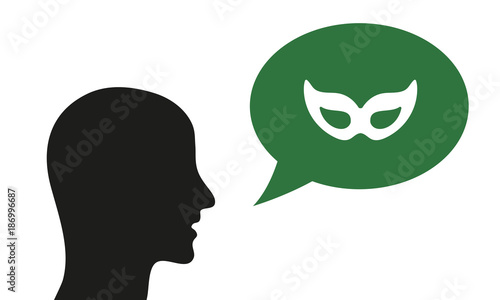 Person spricht von Maske