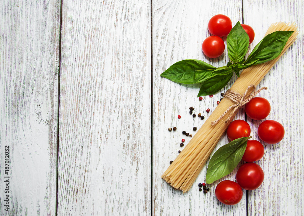 spaghetti, basil and tomatoes spaghetti, basil and tomatoes