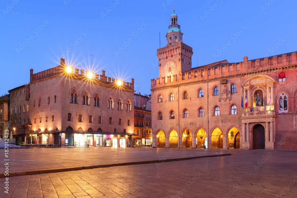 Piazza Maggiore square with Palazzo dei Notai and Palazzo d'Accursio or Palazzo Comunale at night, Bologna, Emilia-Romagna, Italy