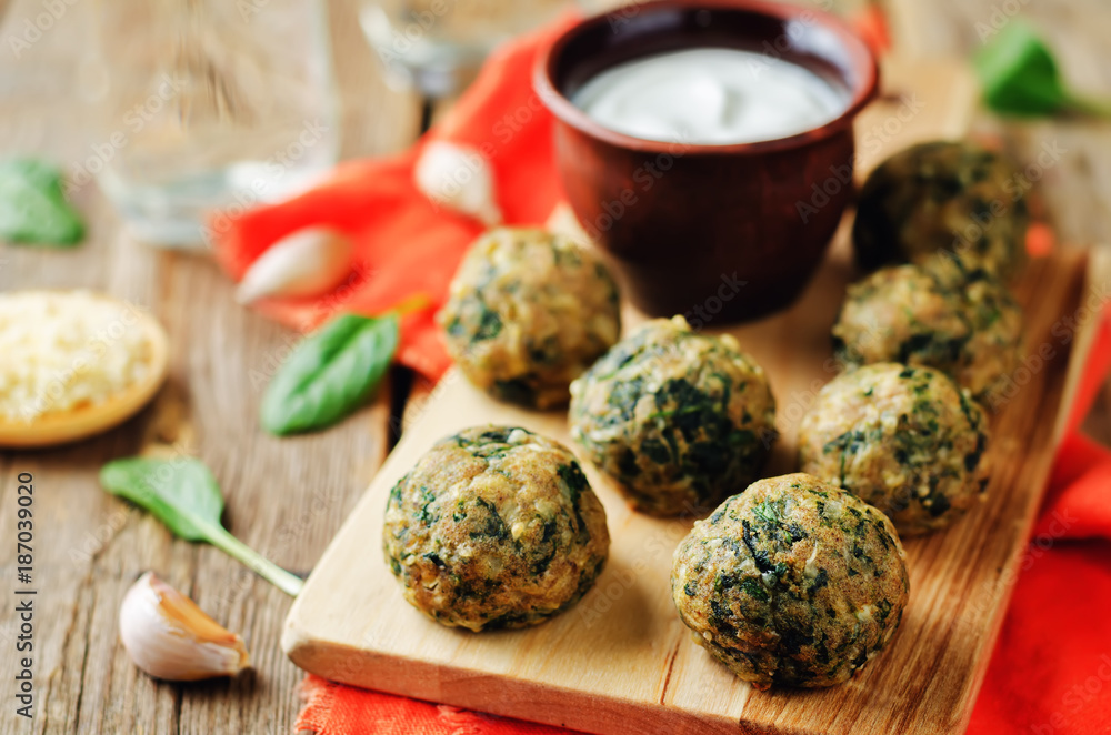 Cheese spinach balls with greek yogurt sauce Cheese spinach balls with greek yogurt sauce