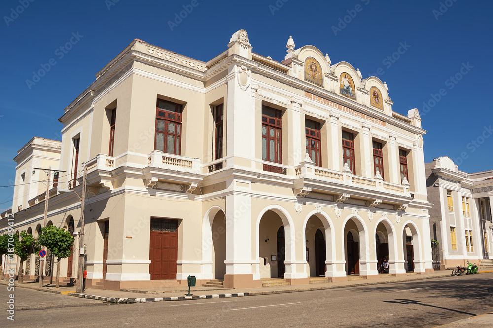 Teatro Terry Tomas nella piazza di Cienfuegos (Cuba)