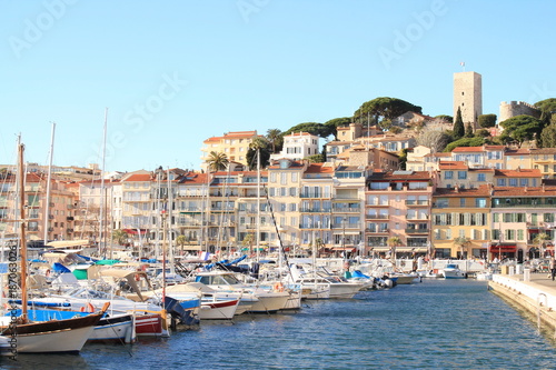 Vieux port de Cannes et le village historique du Suquet, Cote d’Azur, France 