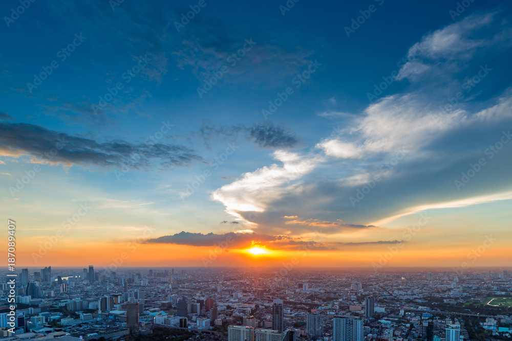 Fototapeta premium many beautiful sky over Bangkok during sunset