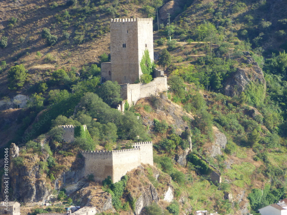 Cazorla, pueblo bonito de Jaén, en la comunidad autónoma de Andalucía, España. Cazorla, pueblo bonito de Jaén, en la comunidad autónoma de Andalucía, España.
