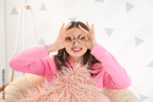 Attractive young woman rest...