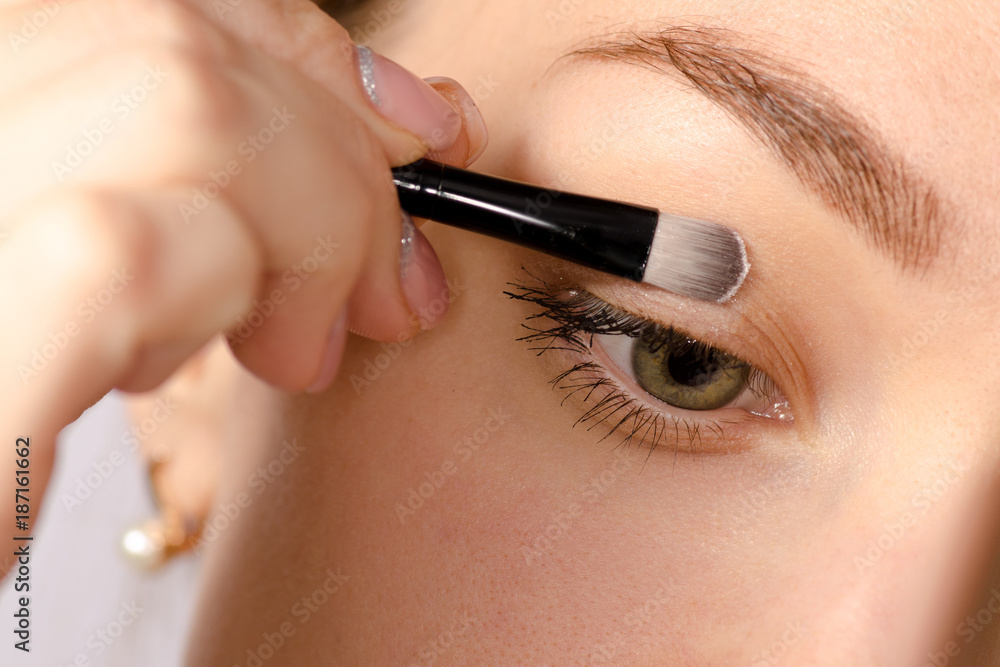 Female eyelids eye shadow brush