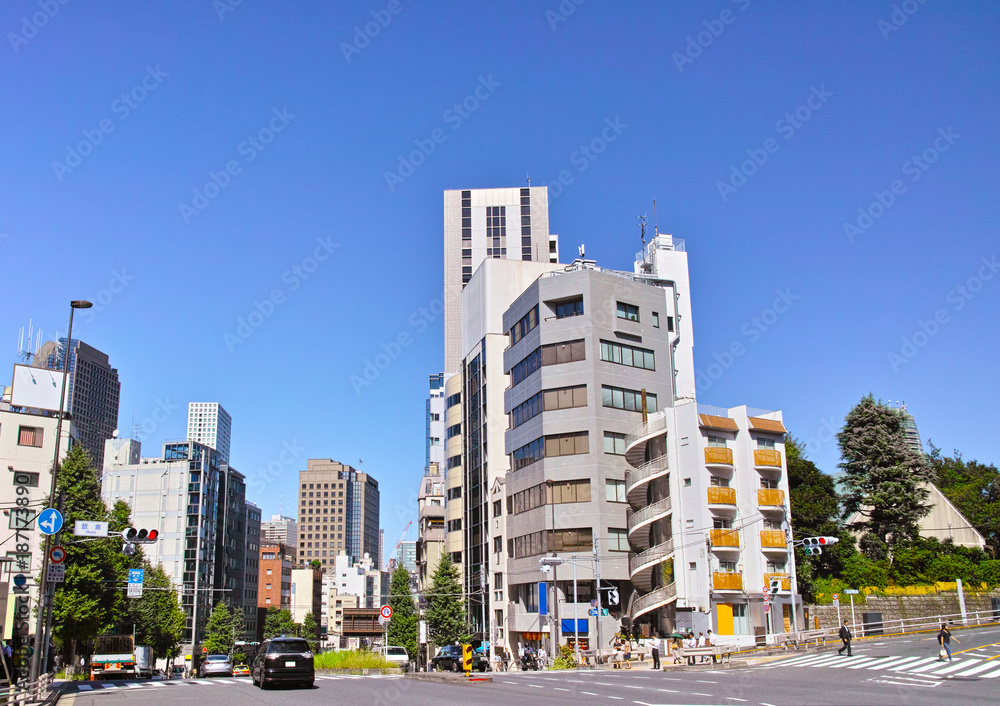 Obraz premium 東京都港区飯倉交差点の景観